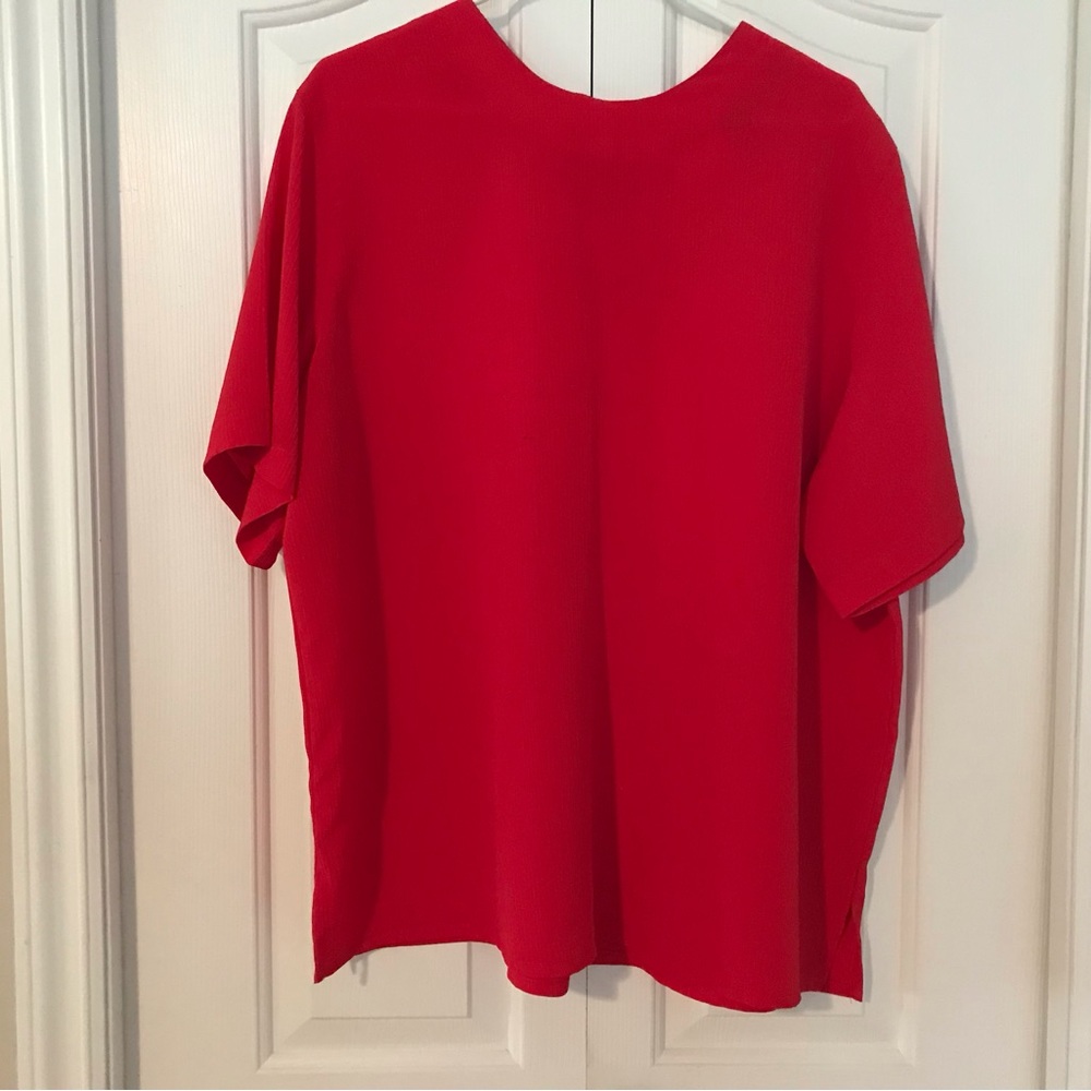 ALIA Vintage Red Short Sleeve Blouse With Key Hole Back Button Closure.  Size 18